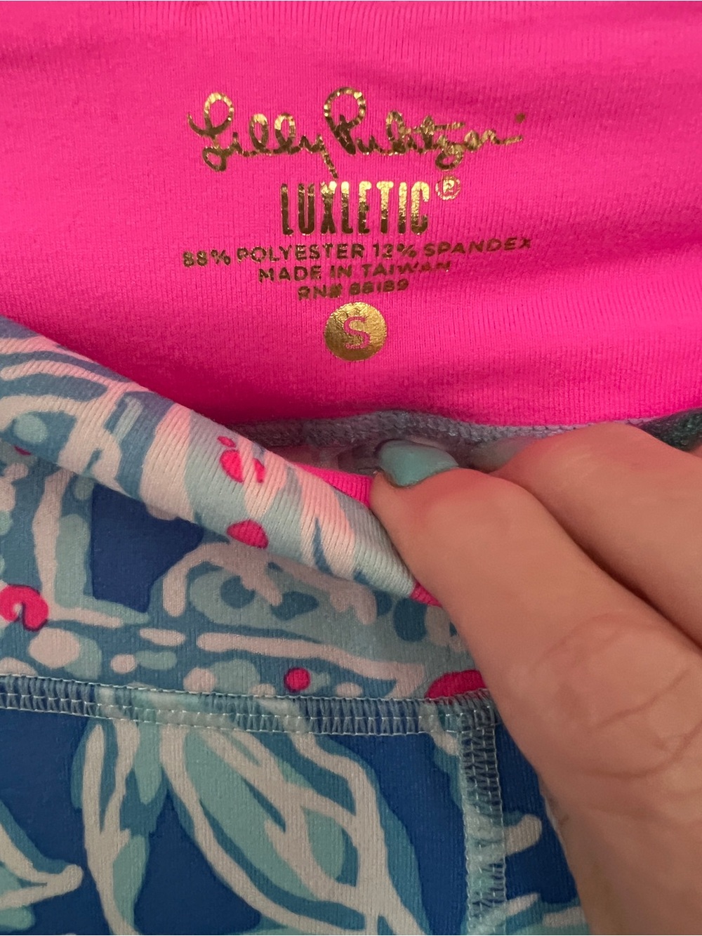 Lilly Pulitzer Blue, Light Blue & Pink Shell-Print Capri Leggings - Picture 3 of 3